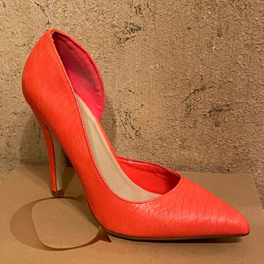 Heels - Picture 3 of 4